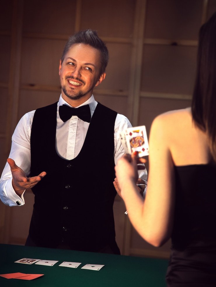 European roulette wheel and betting grid on Dream Gaming studio feed
